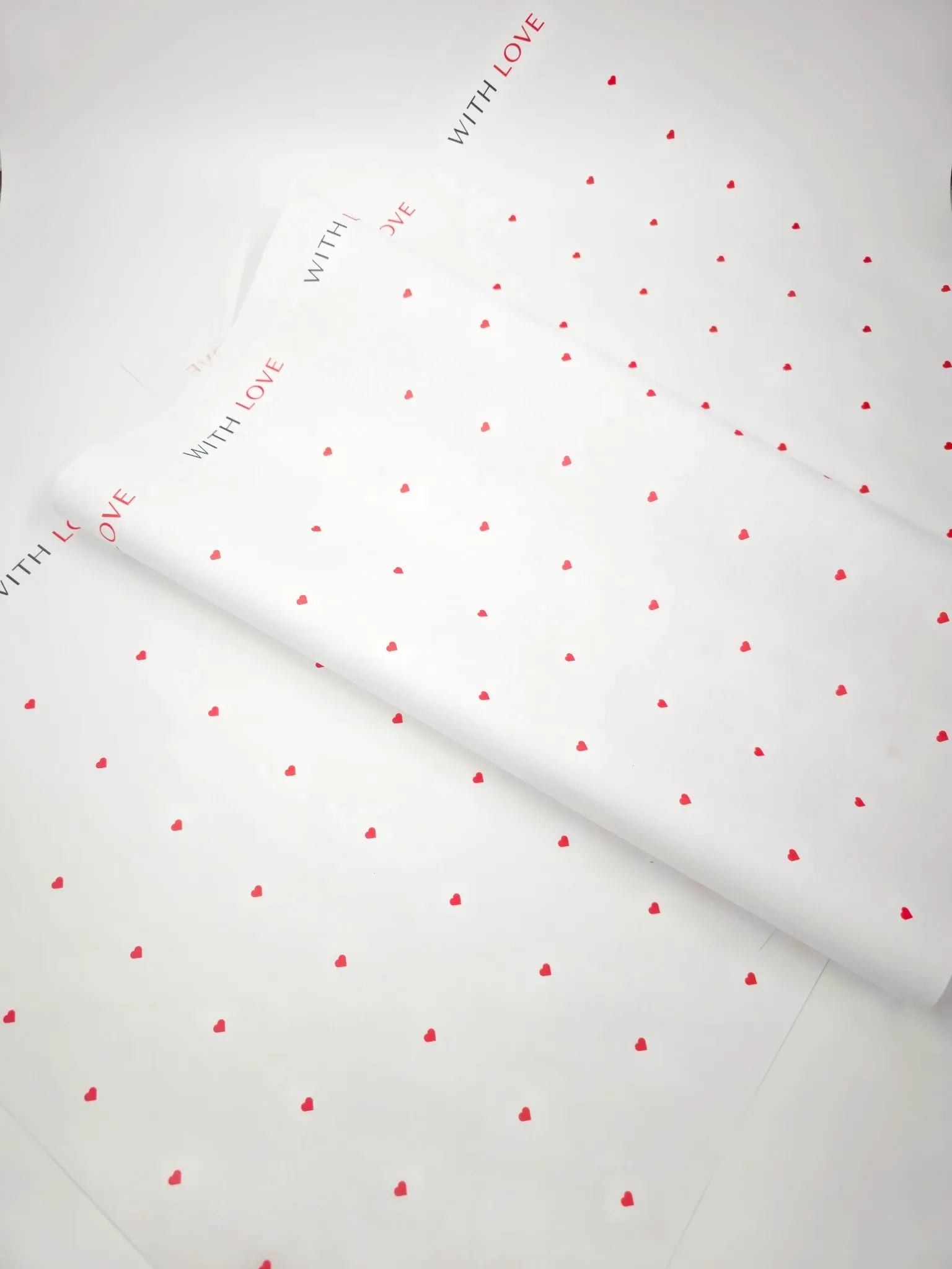 Оберточная бумага «With Love - Сердечный паттерн»